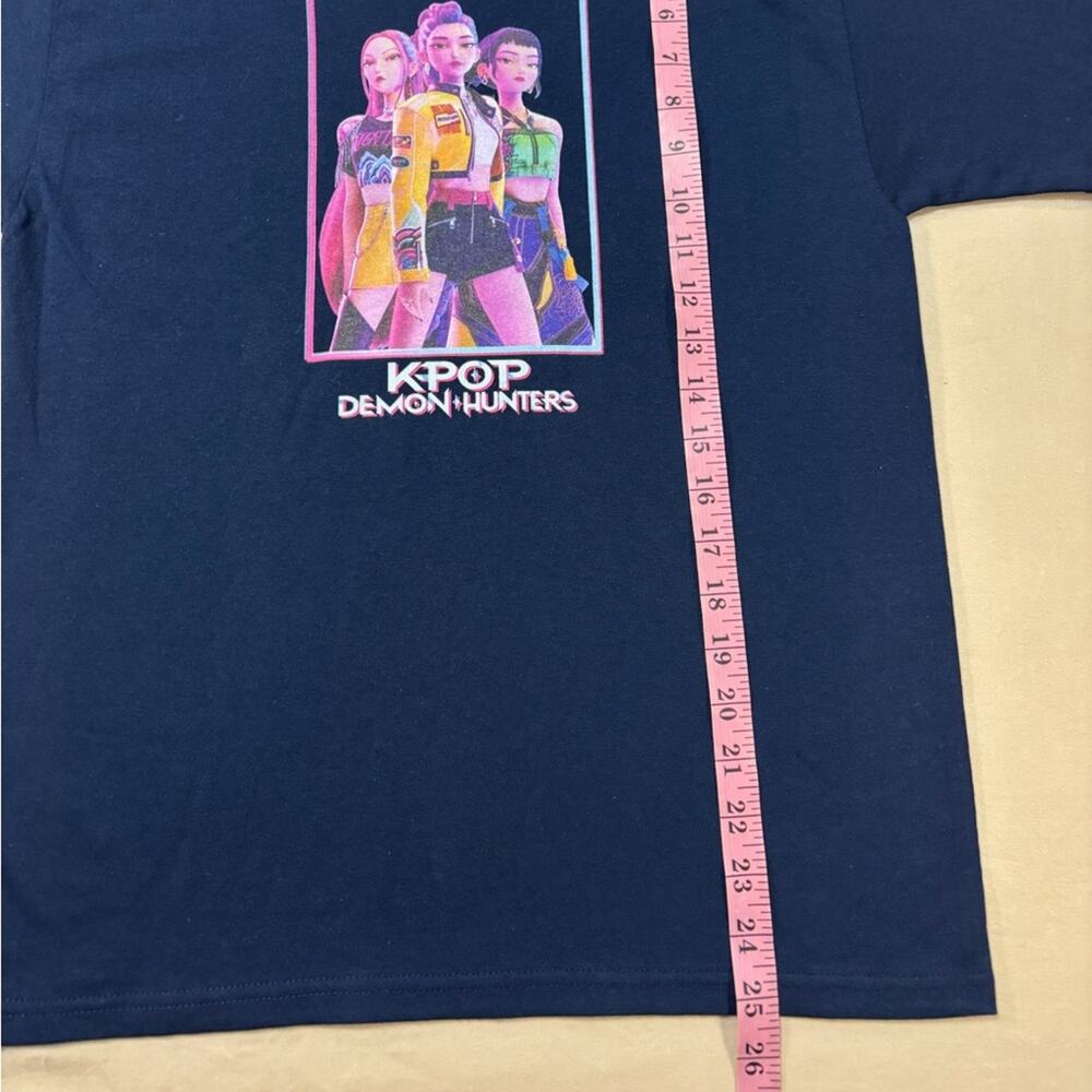 Netflix Navy K-Pop Demon Hunters Girls Graphic Short Sleeve Shirt Size Large - Picture 4 of 6
